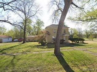 310 S Ruby St, Sturgeon, MO 65284