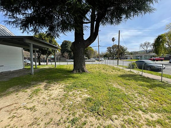 4th image of 7100 Rosanna St
