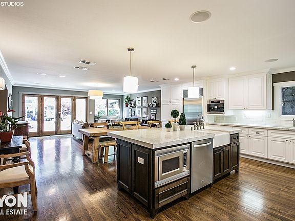 3rd image of 1170 Marian Way