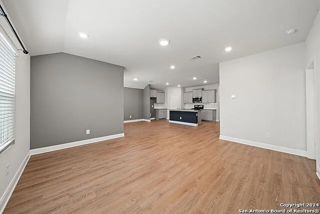 1080 Amble Oak — Photo 8