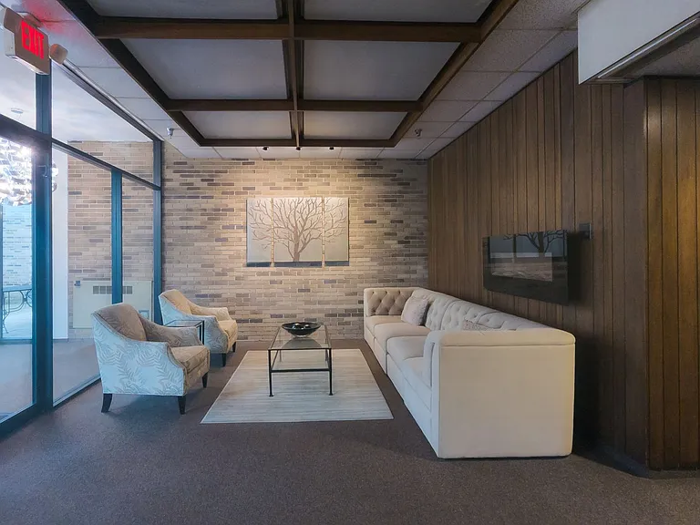 207 5th Ave SW #205 — Photo 17