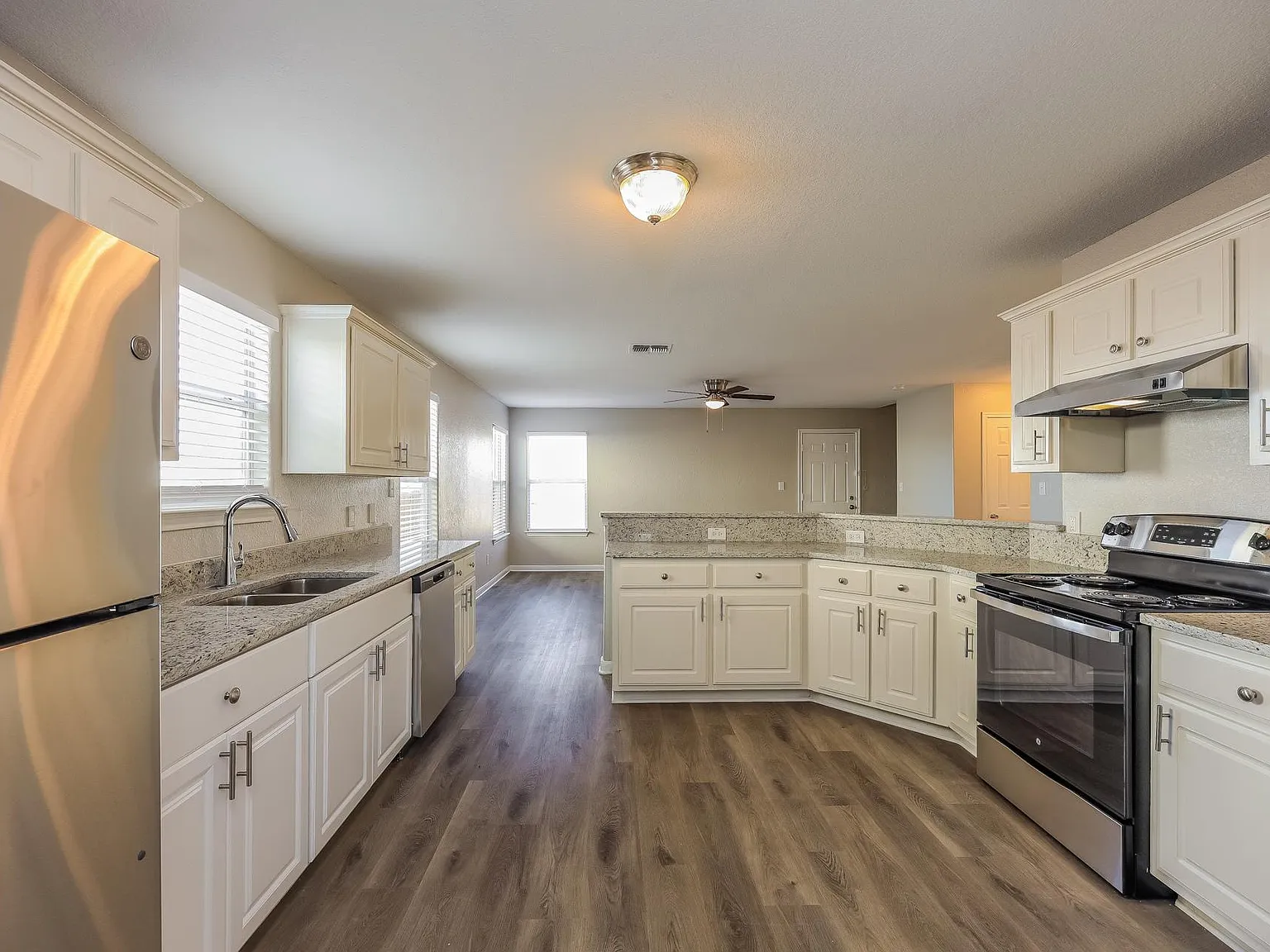 3 bed, 1901 sqft, $1,535 — Photo 3