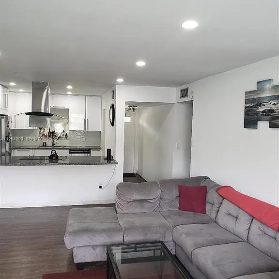 5170 SW 40th Ave #8E — Photo 5