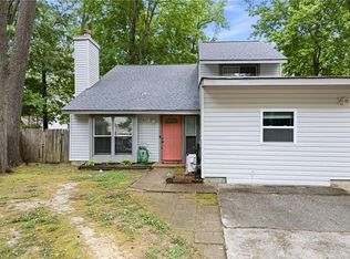 821 Pine Tree Ct, Newport News, VA 23608