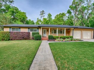 910 NW 37th Dr, Gainesville, FL 32605