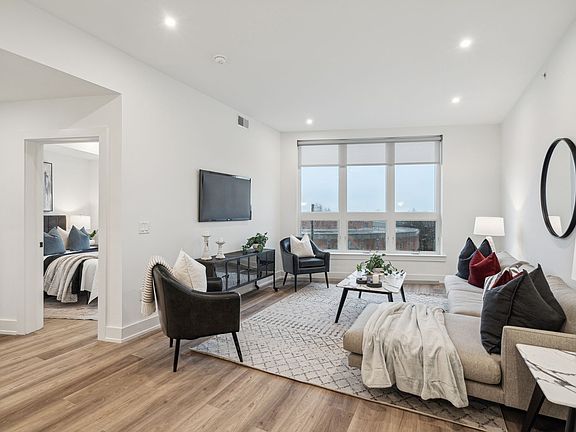 3rd image of 2400 Frankford Ave #404