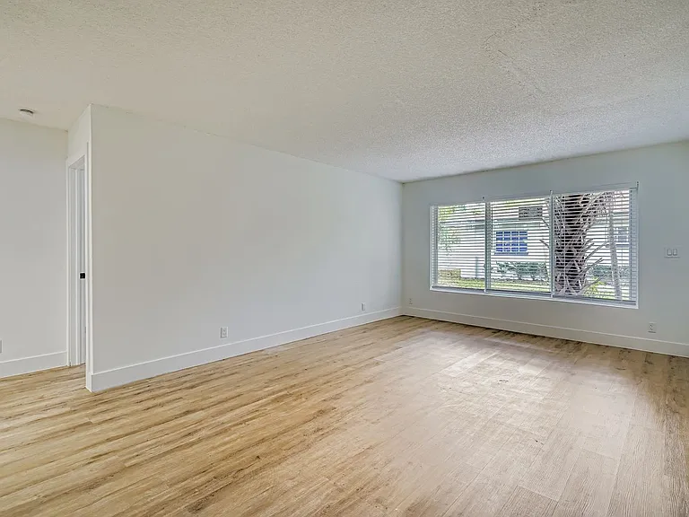 Brisa Apartment Homes — Photo 19