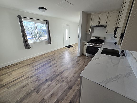 2nd image of 21190 Wren St