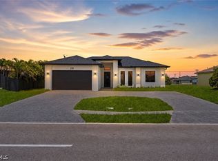 29 Trafalgar Pkwy, Cape Coral, FL 33991