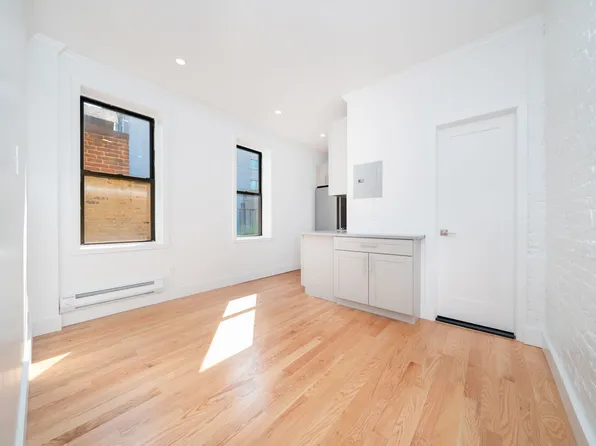 201 E 2nd St APT 5C, New York, NY 10009