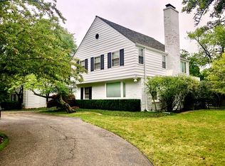 1073 Lincoln Ave S, Highland Park, IL 60035