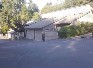 4703 SW Caldew St APT A, Portland, OR 97219