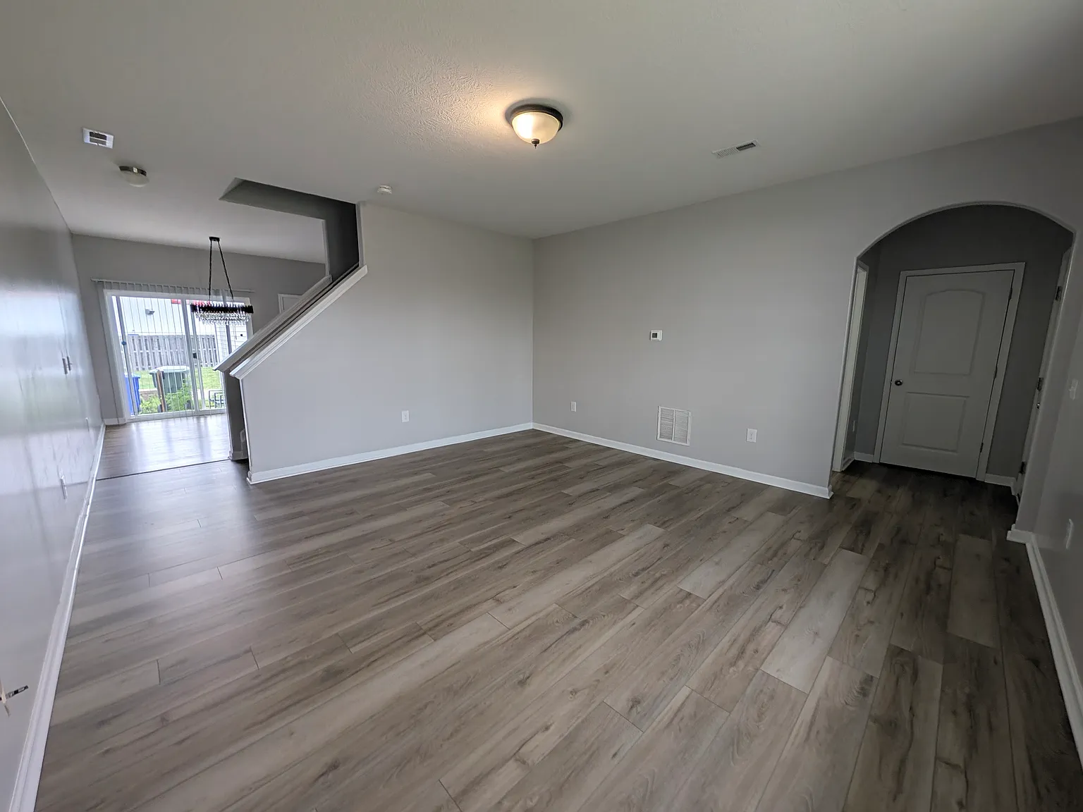 3 bed, 2.5 bath, 1588 sqft, $1,950 — Photo 2