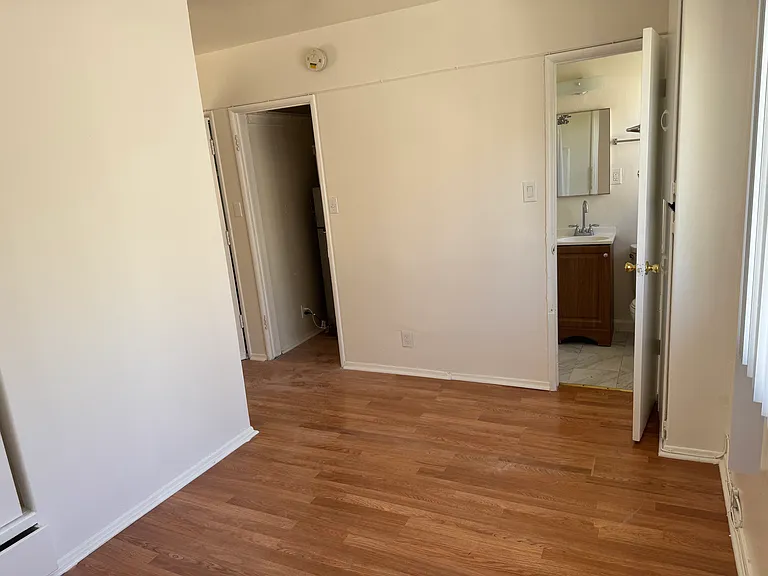4935 Beverly Blvd #18 — Photo 4