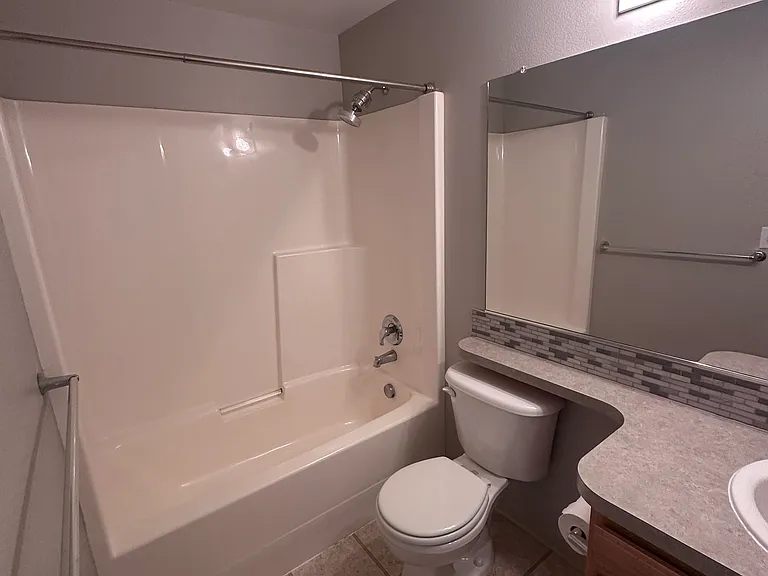 1409 SE 4th Ave — Photo 8