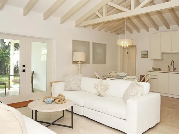 221 Princeton Dr, Lake Worth, FL 33460