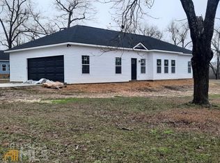 109 Colonial Dr, Cochran, GA 31014