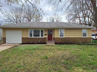 703 Zumwalt Ave, Grandview, MO 64030