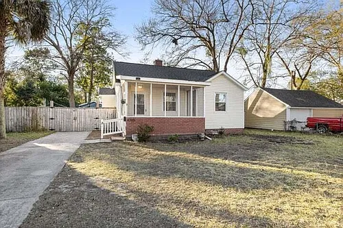 4765 Churchill Rd Photo 1