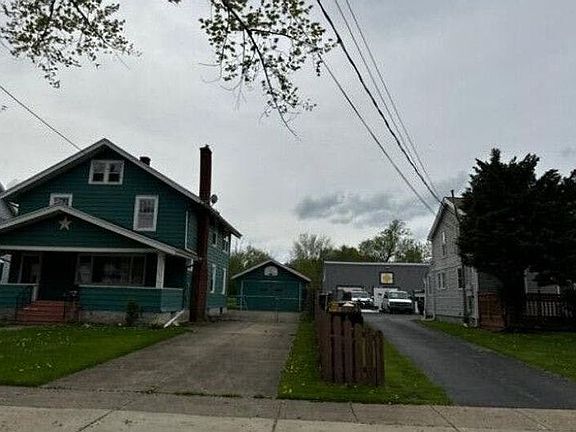 2nd image of 107 S Main St