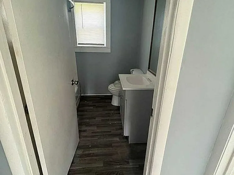 109 Lloyd St — Photo 7