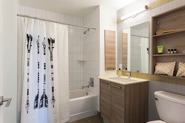 Rented by Lisa Management | media 40