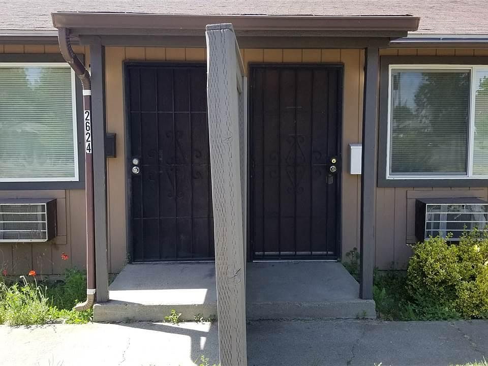 1st image of 2624 E 5th Ave