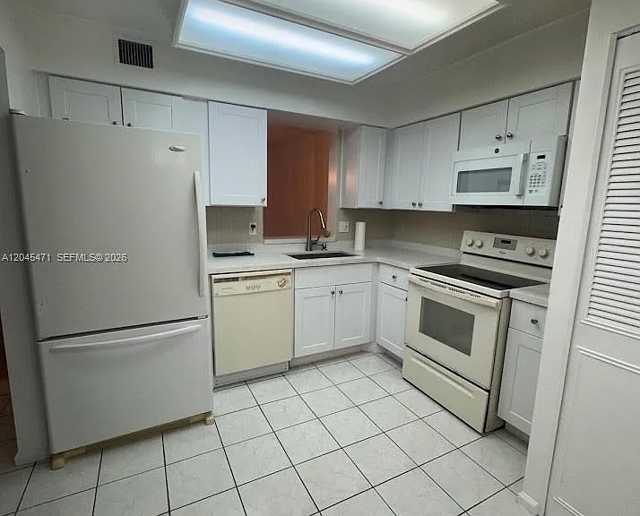7591 NW 1st St #403 — Photo 5
