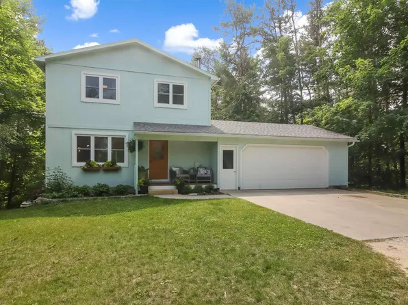 9758 Pineneedle Ln, Williamsburg, MI 49690