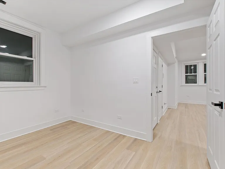 2318 N Sacramento Ave #GF — Photo 11