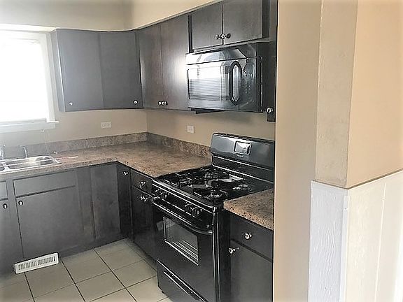 4th image of 10418 S Green Bay Ave