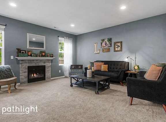 5th image of 2408 Burlwood St NE