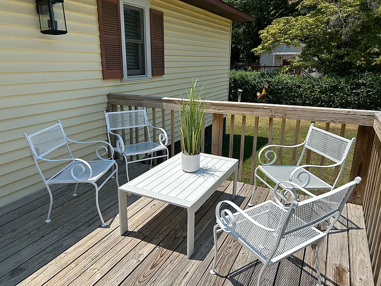 600 Powell Dr — Photo 3