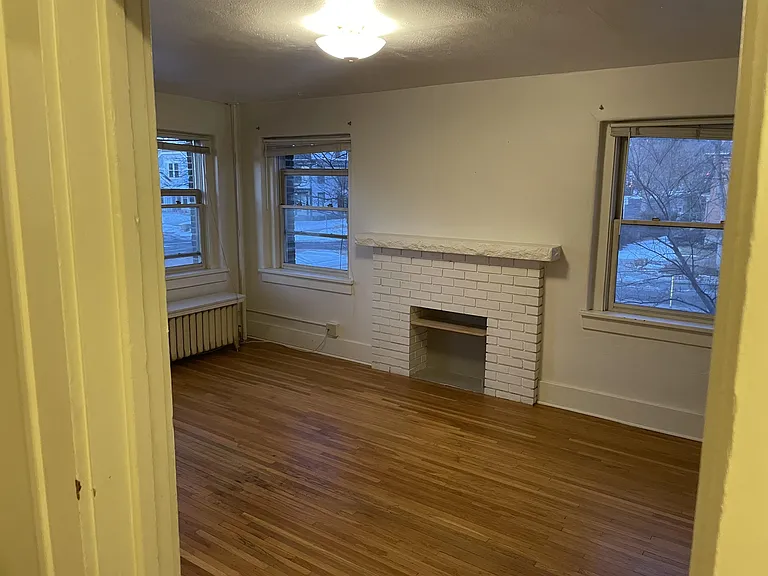 200 East Laurel Street - 10 — Photo 3