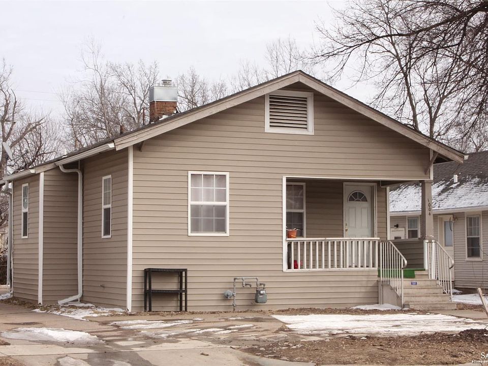 1st image of 1004 N 9th St