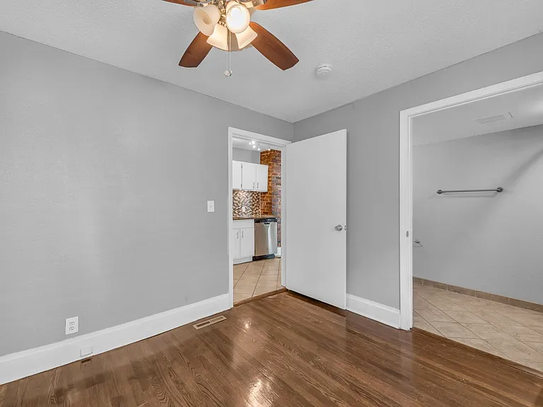 4226 Locust St — Photo 30