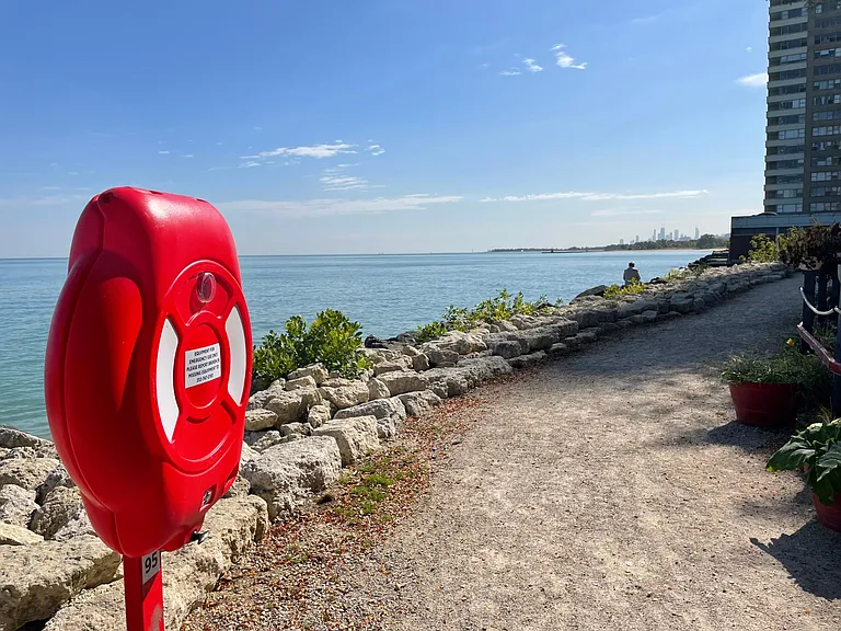 Stroll along the Lake Michigan.