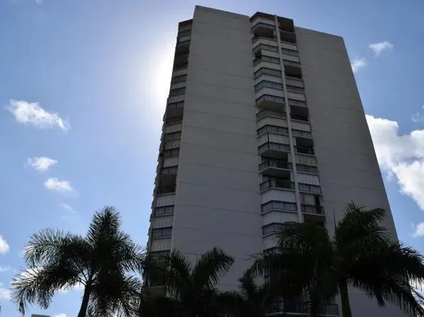 2425 Presidential Way #1905, West Palm Beach, FL 33401