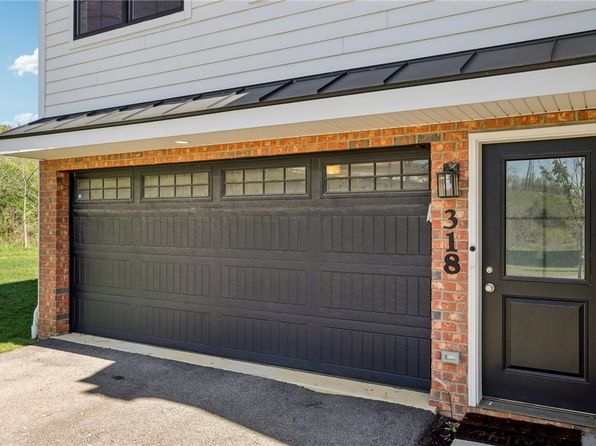 318 Thurgood Dr, Warrendale, PA 15086