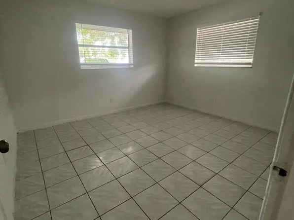 500 NW 35 St