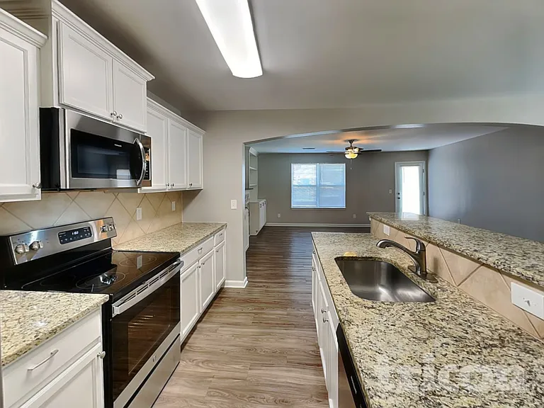 120 Altondale Dr — Photo 6