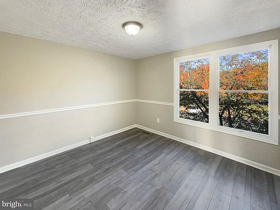 5th image of 1136 Floyd Pl
