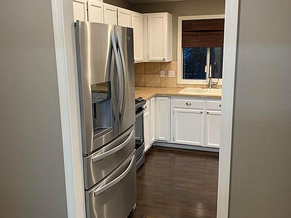2nd image of 15305 NE 38th Cir