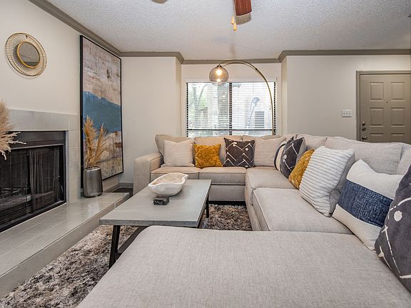 2nd image of 6300 Rue Marielyne St #403
