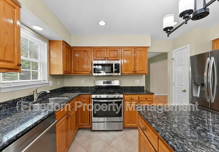 9140 Worthington Dr — Photo 24