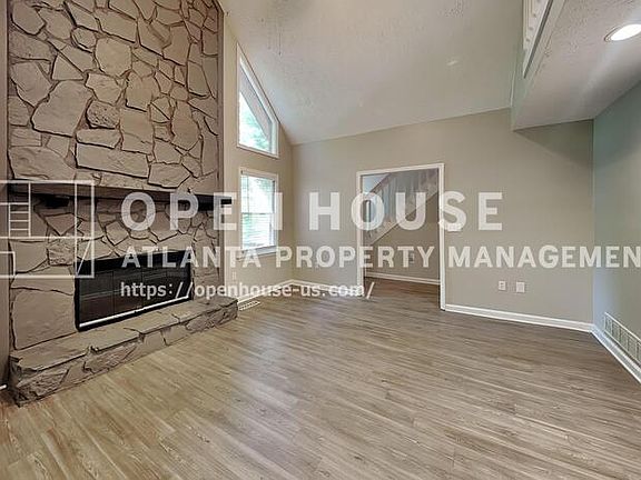 4th image of 4125 Inola Trl NE