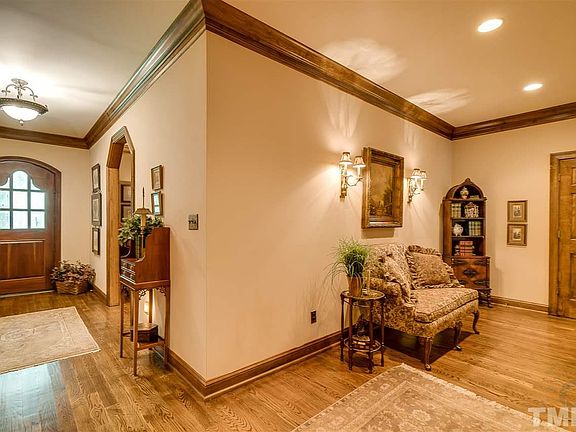4th image of 700 Hardscrabble Dr