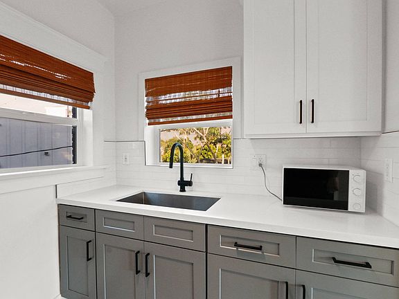 2nd image of 300 San Juan Ave APT 11