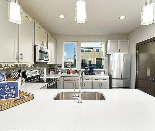 3rd image of 64 Fern Ave Unit 9