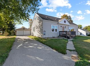710 Washington St, Algoma, WI 54201